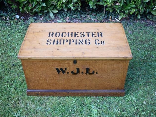 Rochester Pine Box